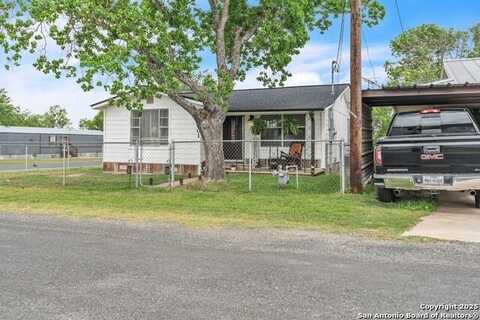 1001 Green St., Poth, TX 78147