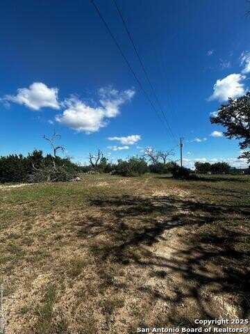 1754 Lakeshore Dr N, Bandera, TX 78003