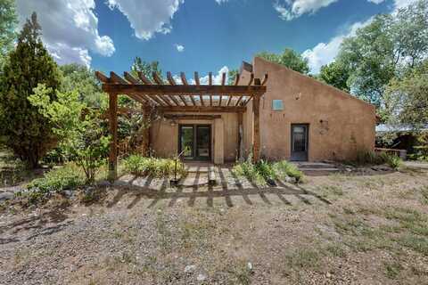 5 Urraca Lane, Santa Fe, NM 87506