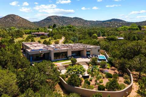 741 Calle Espejo, Santa Fe, NM 87505