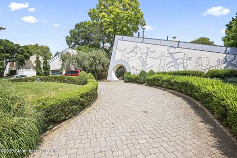 775 Todt Hill Road, Staten Island, NY 10304