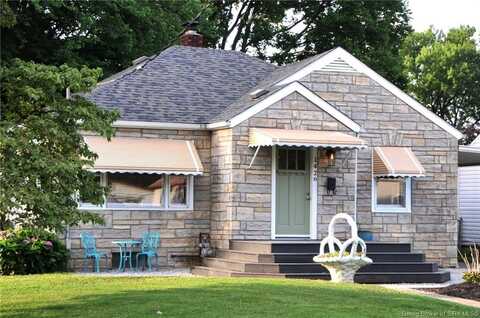1426 E 9th Street, Jeffersonville, IN 47130