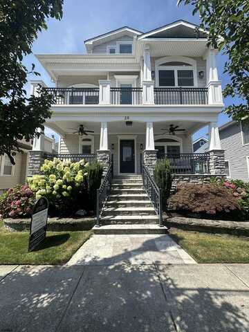 28 S Huntington Ave, Margate City, NJ 08402