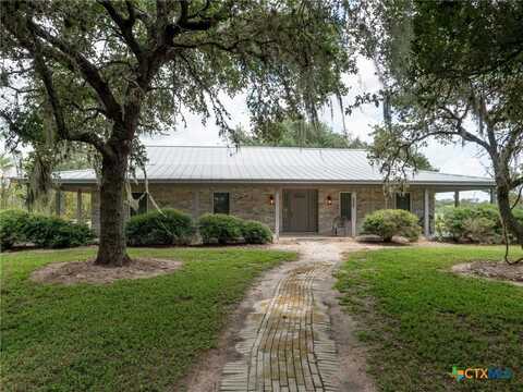 1371 Fannin Oaks Road, Victoria, TX 77905
