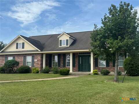 105 Laurel Oak Circle, Cuero, TX 77954