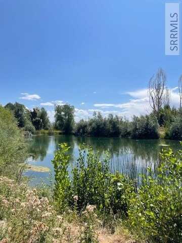 409 1/2 E 700 N, Firth, ID 83236