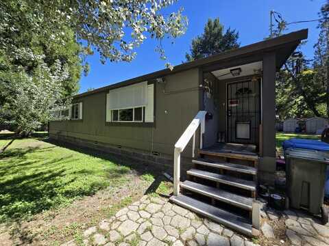 111 Savage Creek Road, Grants Pass, OR 97527