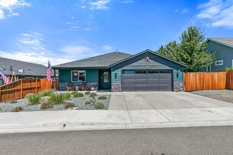 682 Nottingham Terrace, Eagle Point, OR 97524
