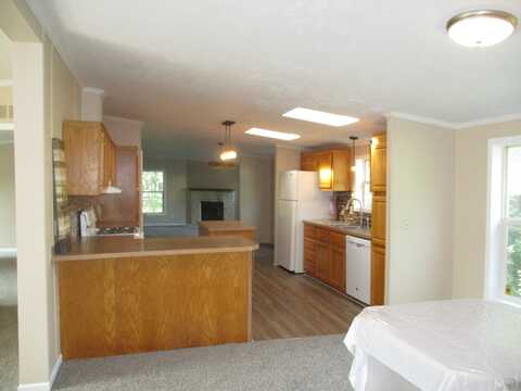 23122 Fountain Dr, Clinton, MI 48036