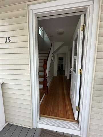 15 Kilburn Court, Newport, RI 02840