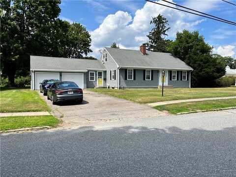 40 Aaron Ave Avenue, Bristol, RI 02809