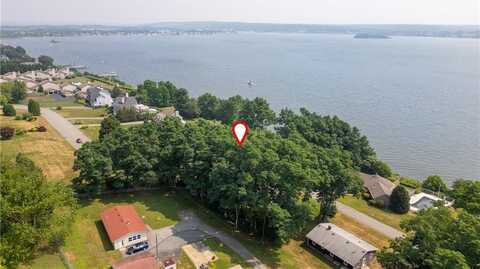 30 Johnnycake Lane, Portsmouth, RI 02871