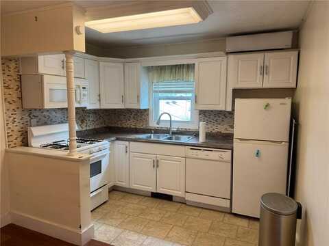 38 Freebody Street, Newport, RI 02840