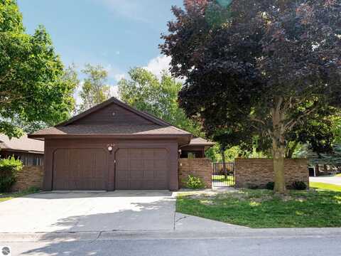 2162 Hammond Place E, Traverse City, MI 49686