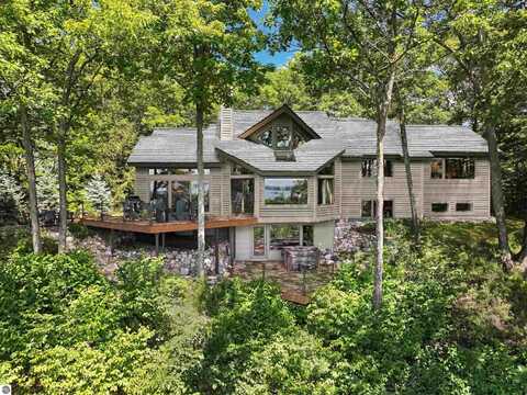 2168 Twin Eagles Drive, Traverse City, MI 49686