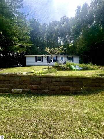 9452 N Manitou Trail, Northport, MI 49670