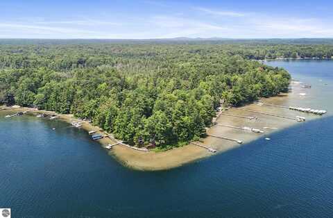 620 Lakewood Road, Traverse City, MI 49685
