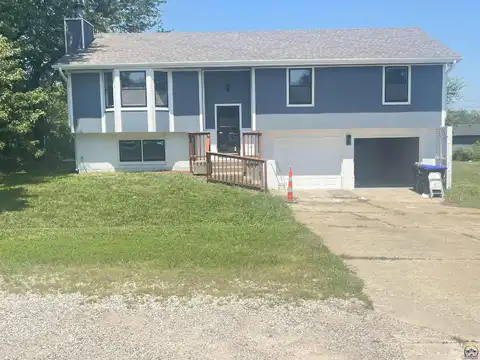 8130 SW 23rd ST, Topeka, KS 66614