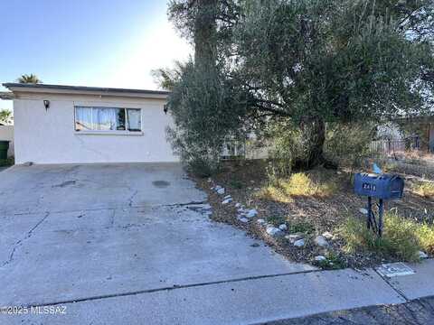 2418 S Palm Springs Drive, Tucson, AZ 85710