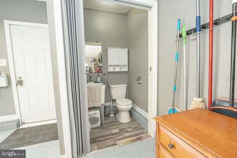 10 W SHORE DRIVE, SOUTHAMPTON, NJ 08088