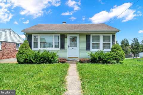 441 W MAPLE STREET, DALLASTOWN, PA 17313