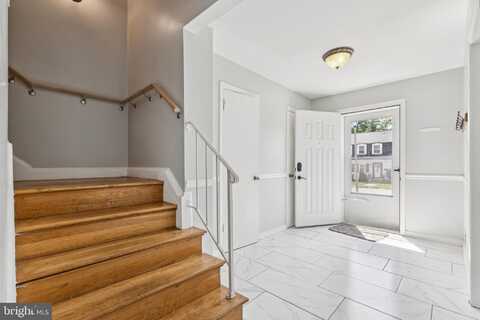 1422 FLAGSHIP DRIVE, WOODBRIDGE, VA 22192