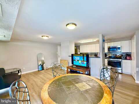 182 KENWOOD DRIVE, SICKLERVILLE, NJ 08081