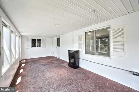2988 BRADLEY AVENUE, DALLASTOWN, PA 17313