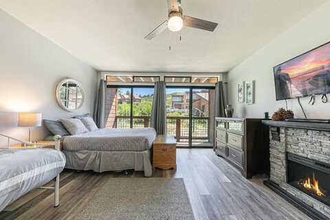 11591 Snowpeak Way, Truckee, CA 96161