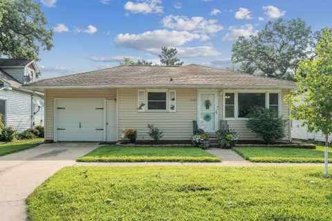 1003 New Street, Manchester, IA 52057