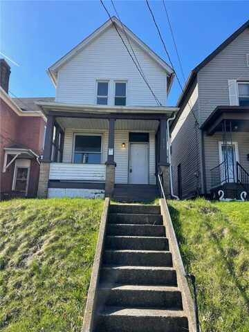 627 Park Ave, Ellwood City, PA 16117
