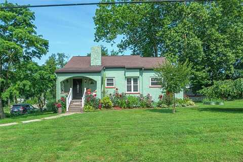112 Elm Dr, Level Green, PA 15085