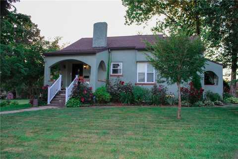 112 Elm Dr, Level Green, PA 15085