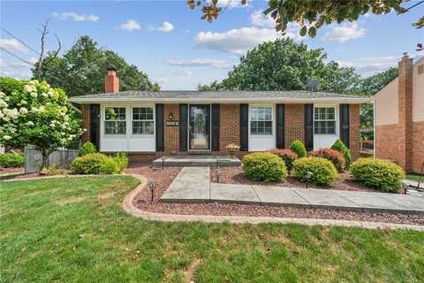 665 Surfside Dr, Plum, PA 15239