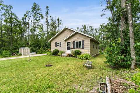 3446 Coolwater Avenue, Johannesburg, MI 49751
