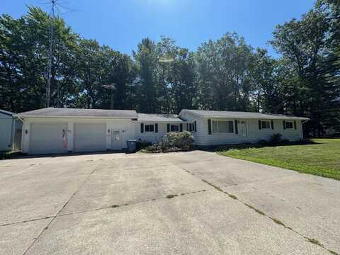 112 Vienna Street, Houghton Lake, MI 48629