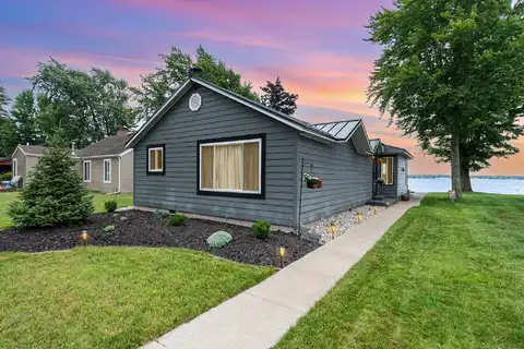 319 Old Trail, Houghton Lake, MI 48629