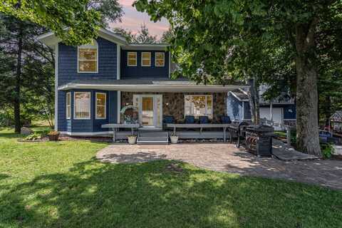 41 Treasure Island Boulevard, Roscommon, MI 48653