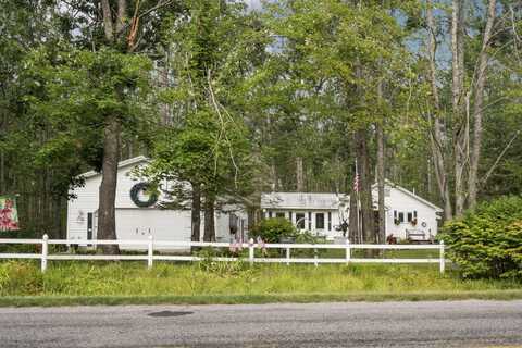 7106 Douglas Lake Road, Johannesburg, MI 49751