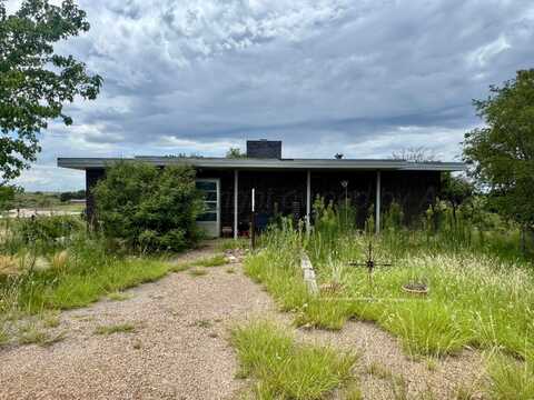 912 Hillside Drive, Fritch, TX 79036