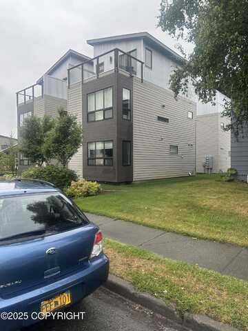 957 W 12th Avenue, Anchorage, AK 99501
