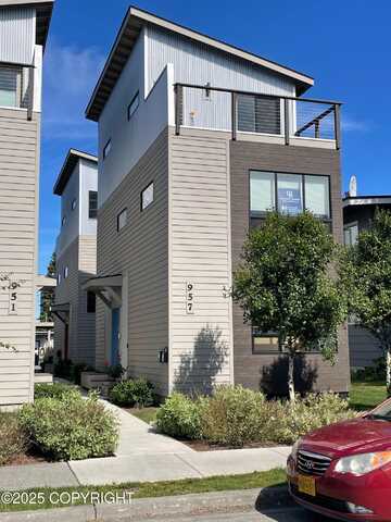957 W 12th Avenue, Anchorage, AK 99501