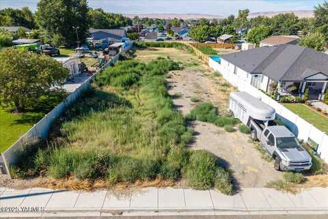 1420 South St, Sunnyside, WA 98944