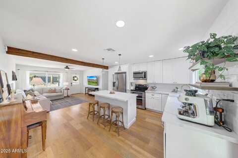 3443 E EVERETT Drive, Phoenix, AZ 85032