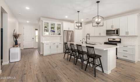 16761 W MOLLY Lane, Surprise, AZ 85387
