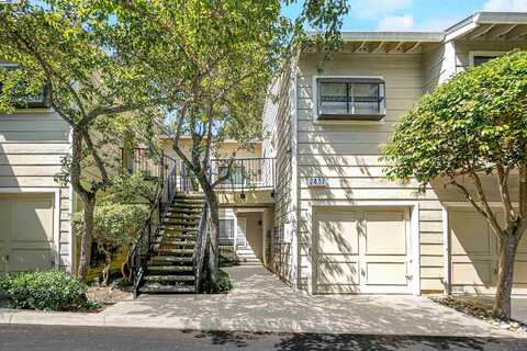 2437 Saint Helena Dr, Hayward, CA 94542