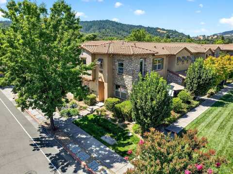 180 Healdsburg Avenue, Cloverdale, CA 95425