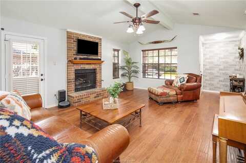 2106 Sleepy Hollow Lane, Bryan, TX 77807