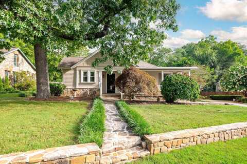 779 James Boulevard, Signal Mountain, TN 37377