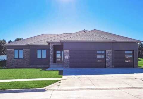 5030 Meadow Ridge Place, Columbus, NE 68601